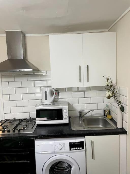 Private Flat In Heart Of *
