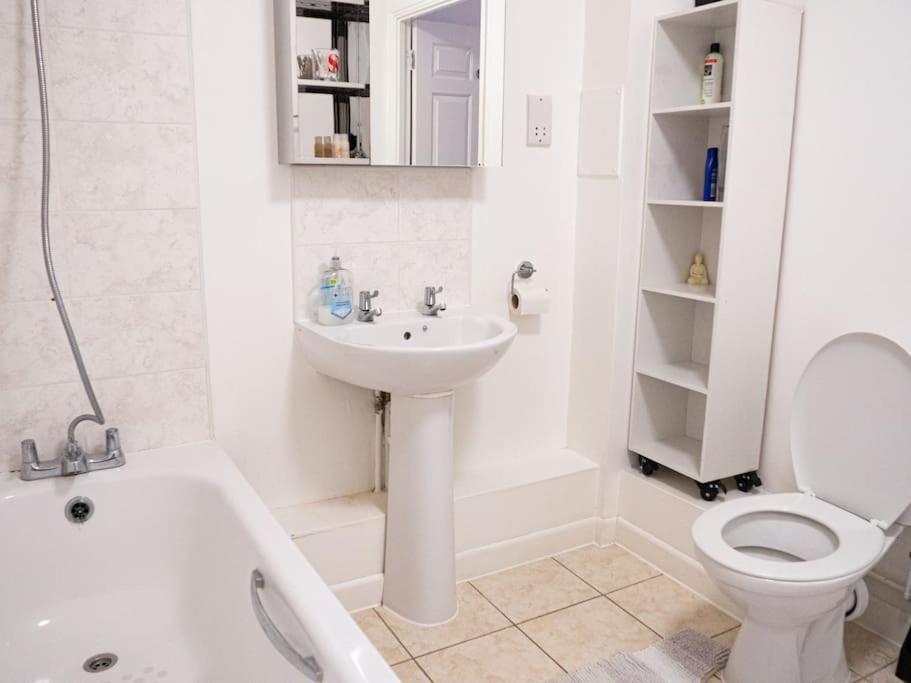 Adorable Hackney Flat With Balcony * Londres