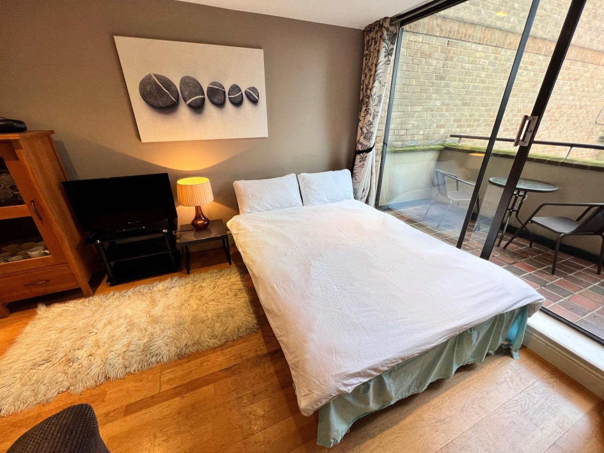Hotel River Thames View Entire In The Most Cental London