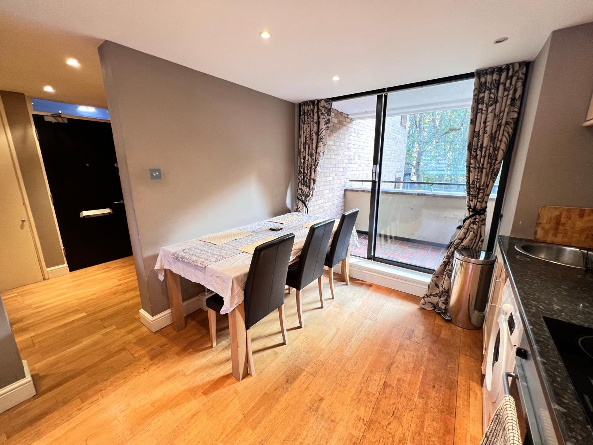 River Thames View Entire In The Most Cental Hotel 5*
