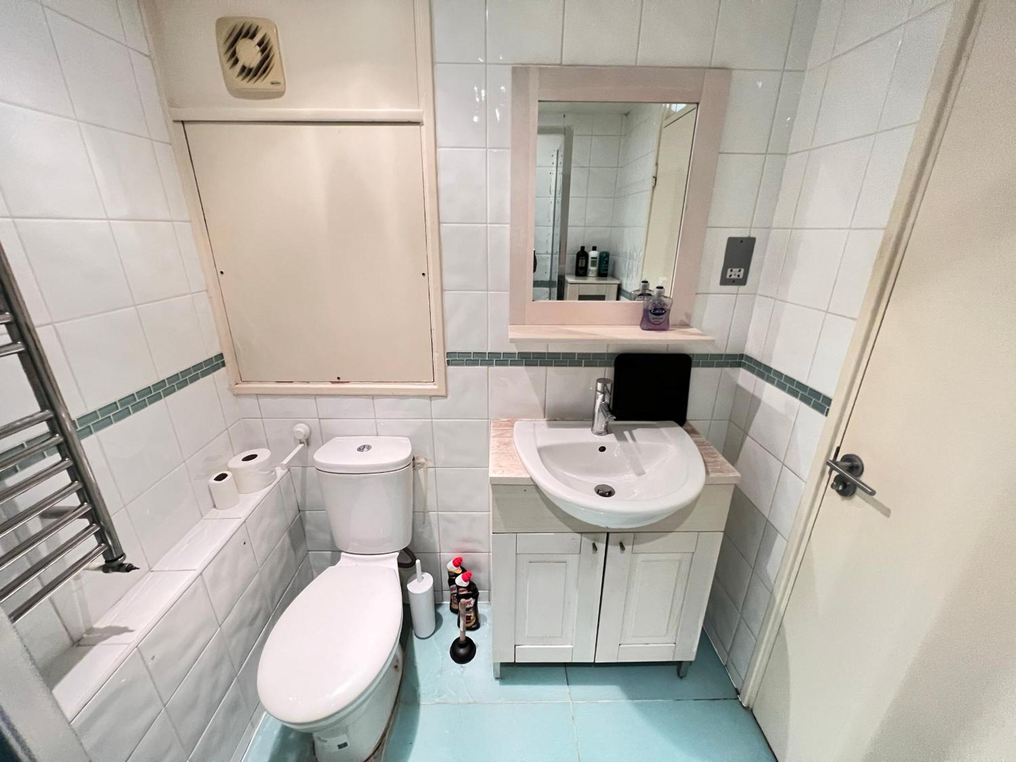 Hotel River Thames View Entire In The Most Cental