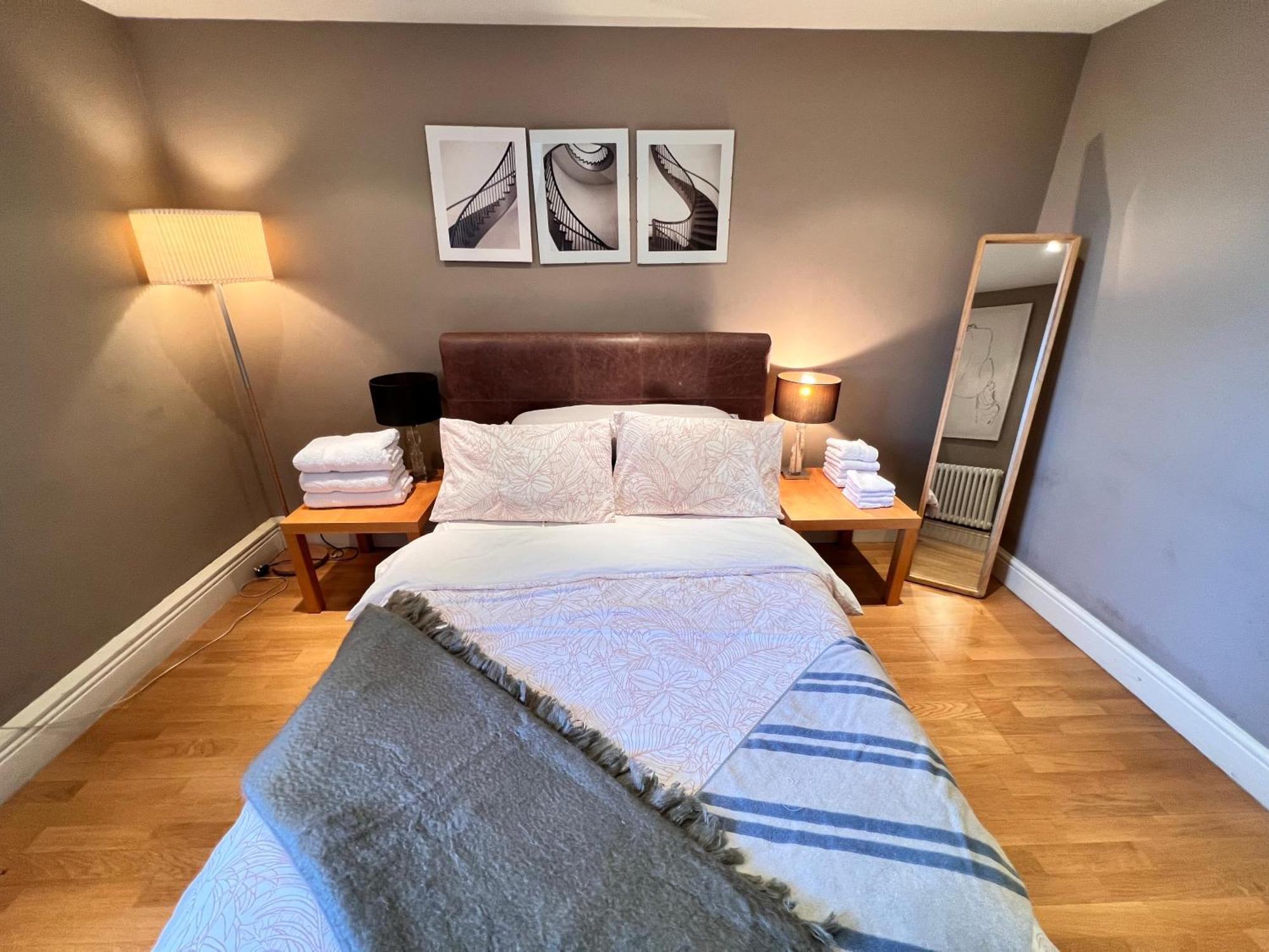 Hotel River Thames View Entire In The Most Cental 5*