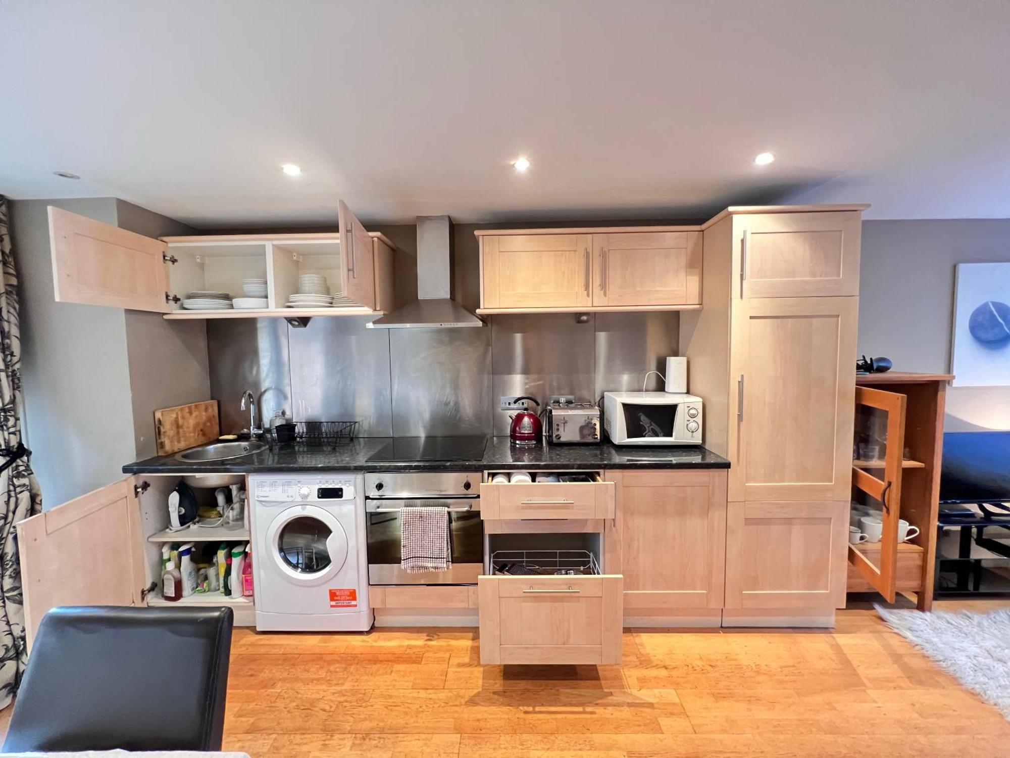 Hotel River Thames View Entire In The Most Cental London