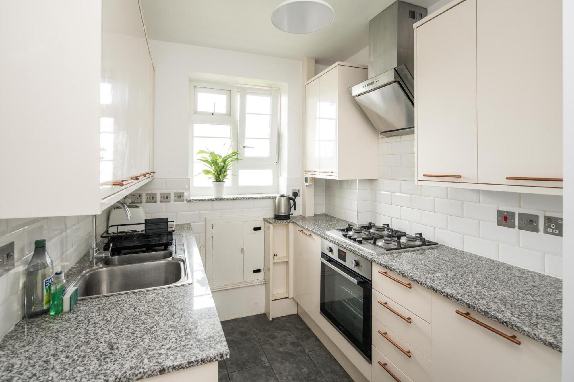 Stylish 2bd Flat With Balcony Near Stepney Appartement