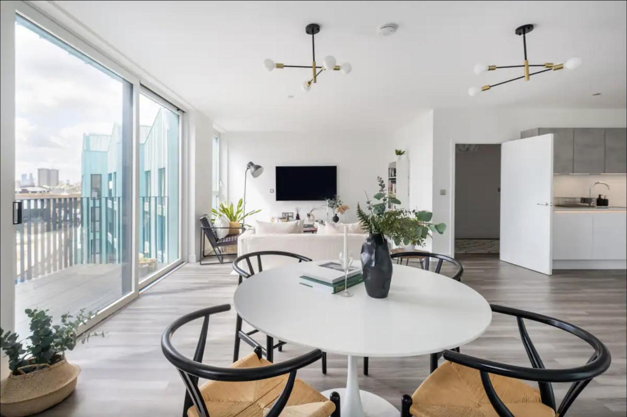 Scandi Style Flat In With Private Terrace Londen