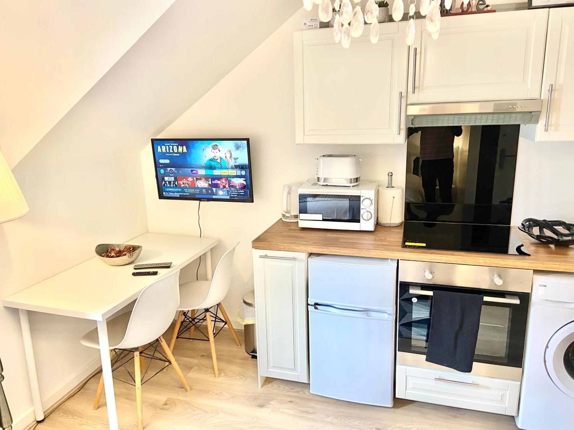 Self Contained, Newly Furbished Appartement *