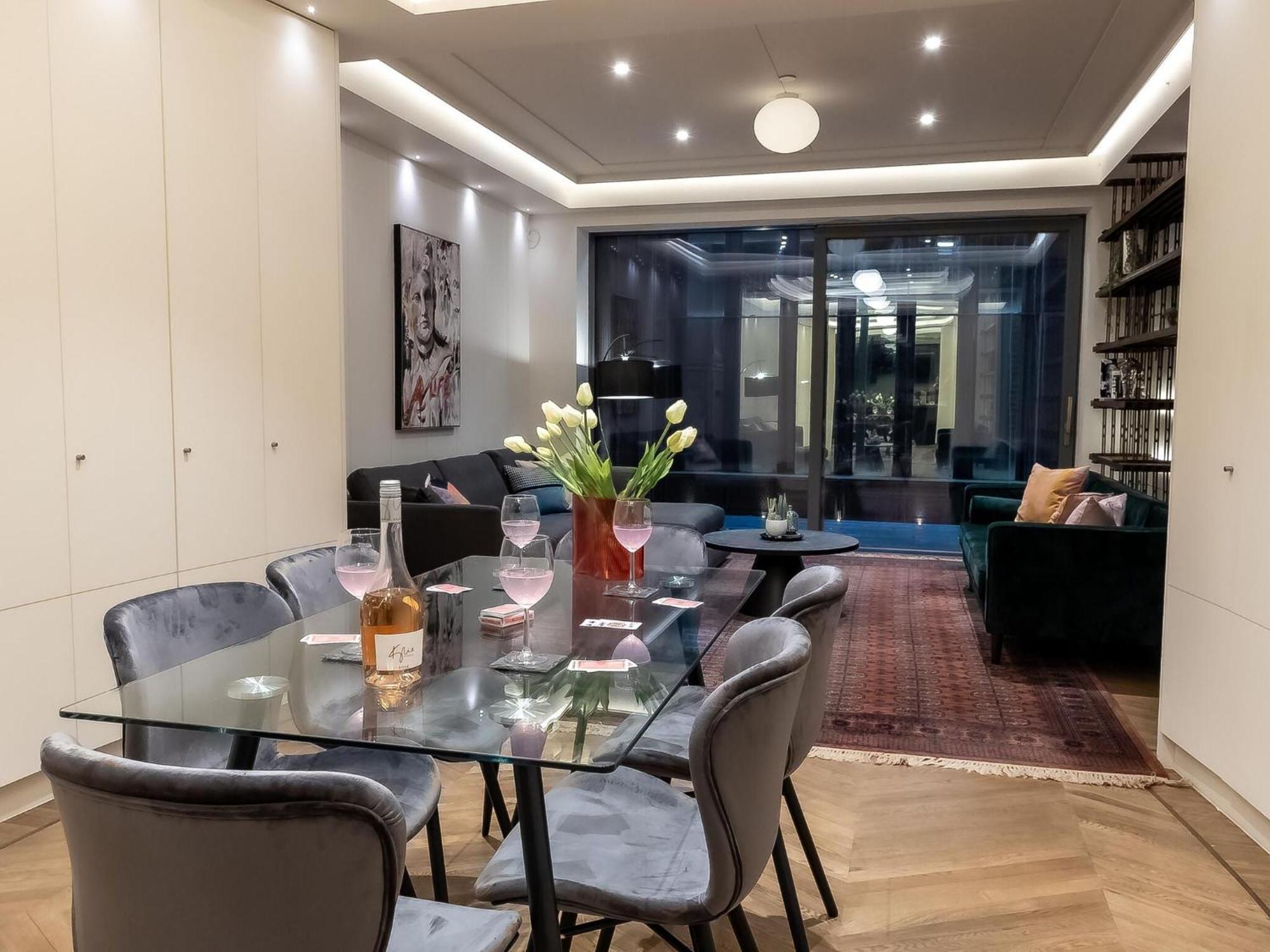 Modern Deluxe Five Bedroom House Near Chalk Farm Station By Belvilla Londres