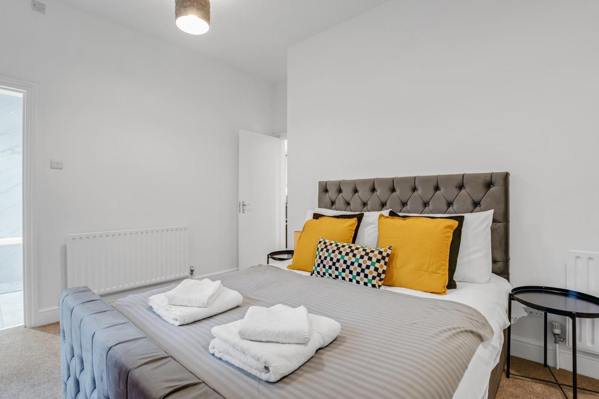 2-bed With Garden Apartment *