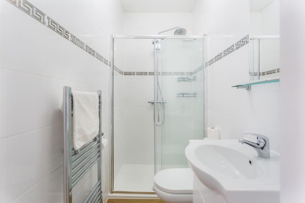 Two Bedroom In Dalston * Londres