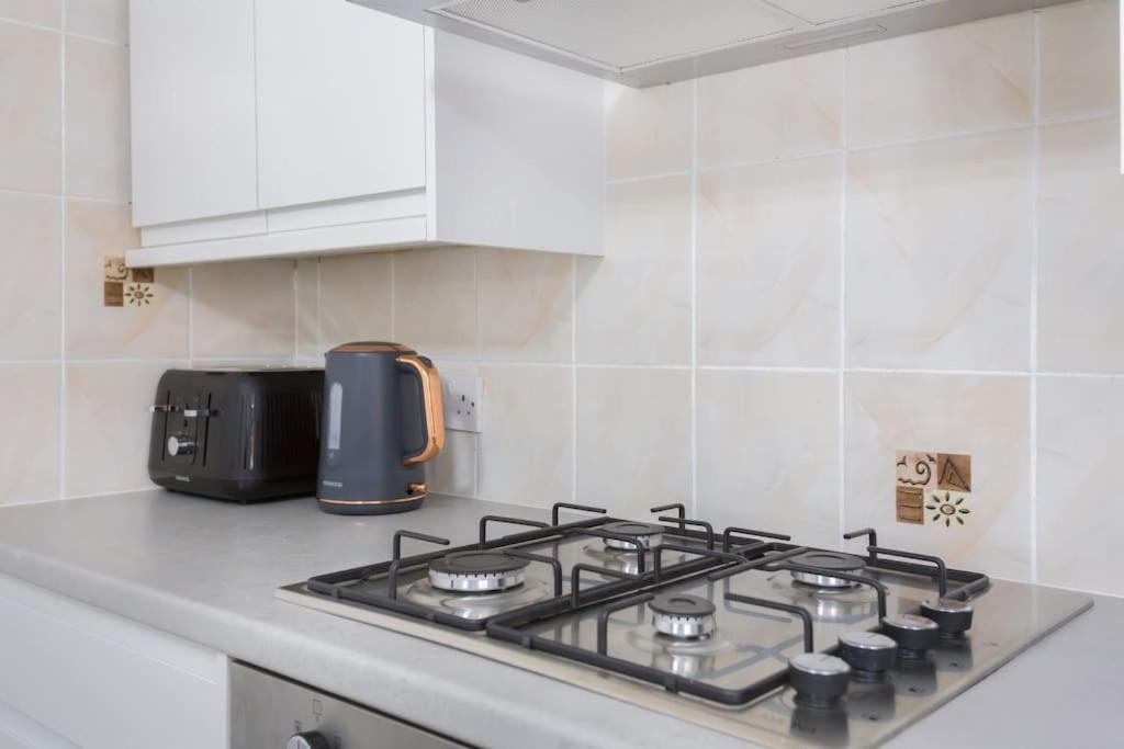 Two Bedroom In Dalston * Londres