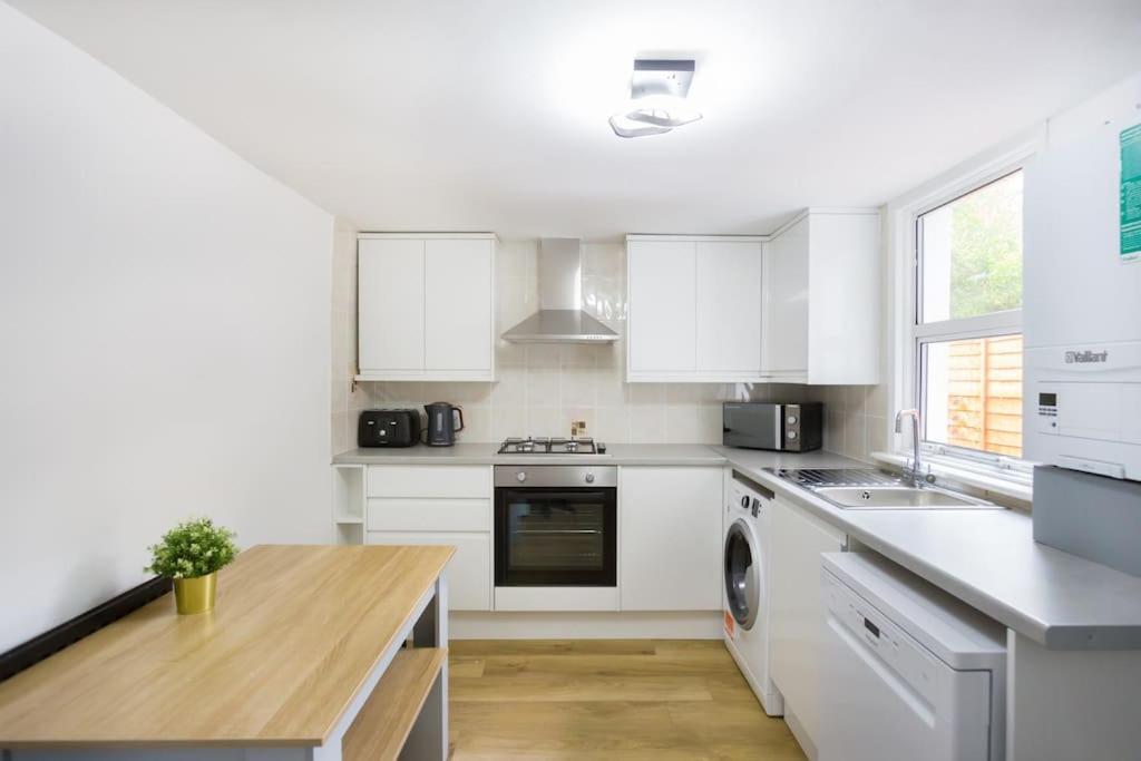 Apartamento Two Bedroom In Dalston Londres