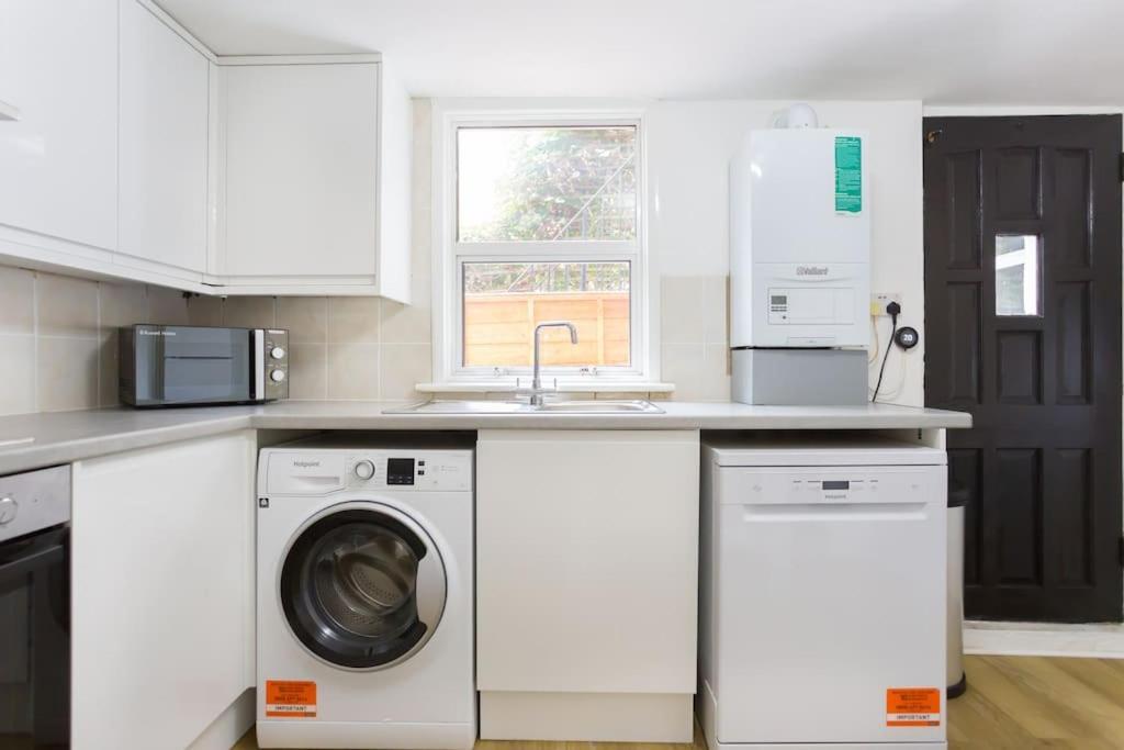 Two Bedroom In Dalston *