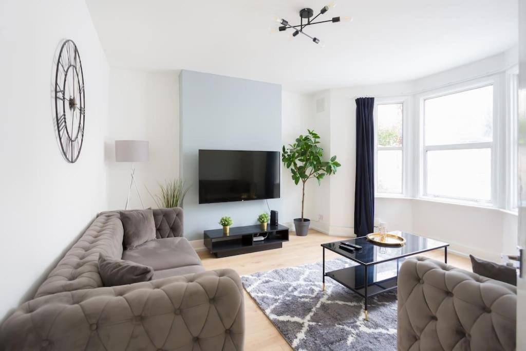 Two Bedroom In Dalston