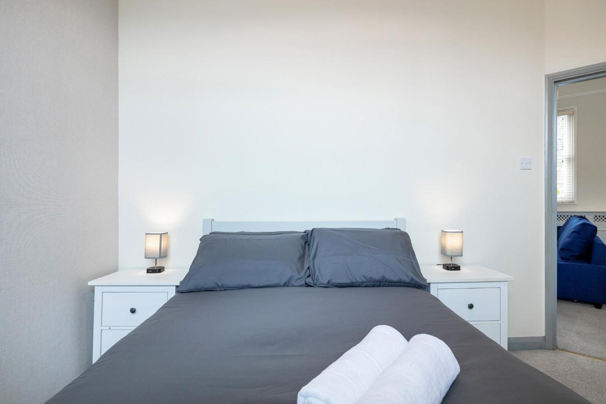 5a - Bright And Airy 2 Bedroom - Close To Apartamento *