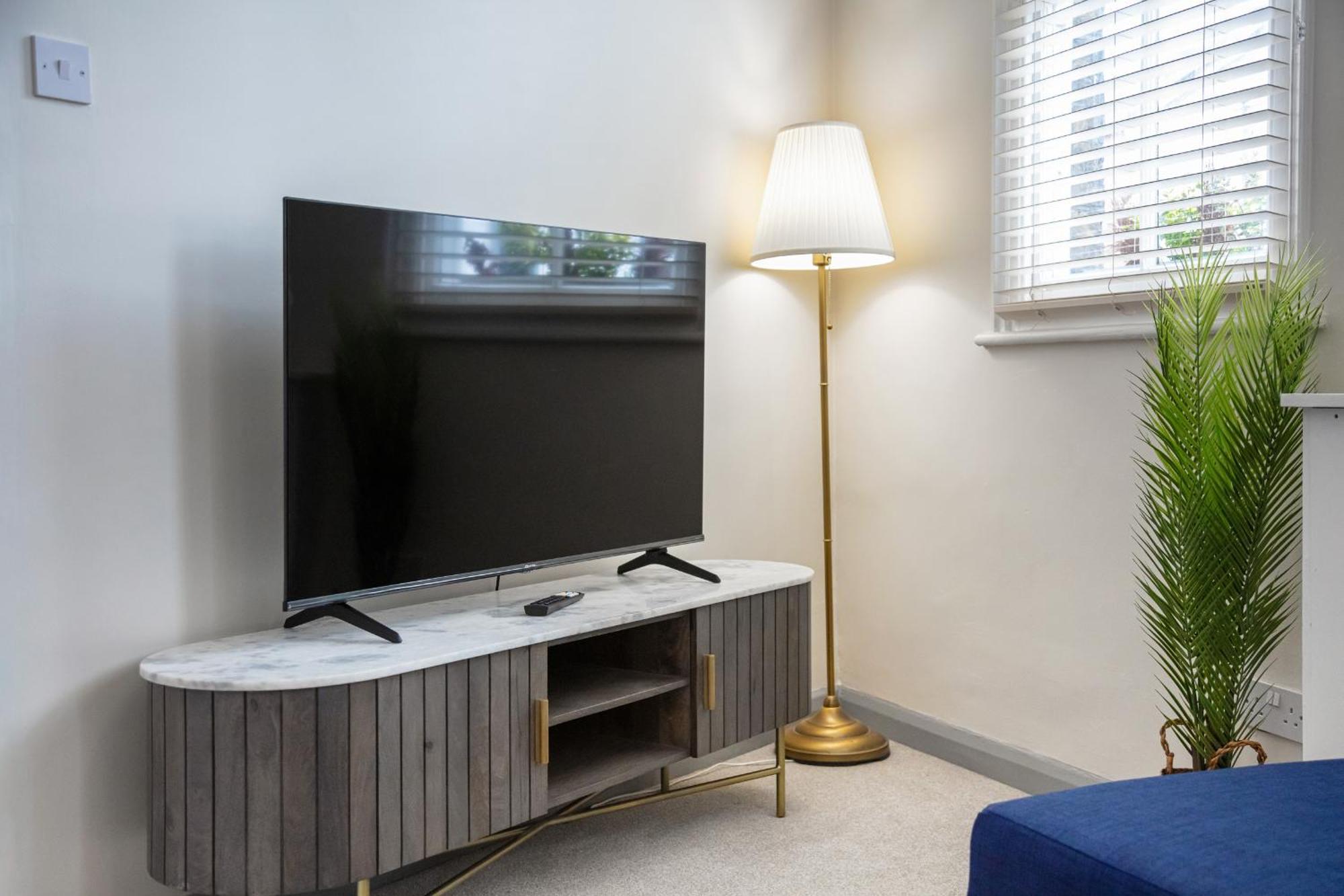 Apartamento 5a - Bright And Airy 2 Bedroom - Close To