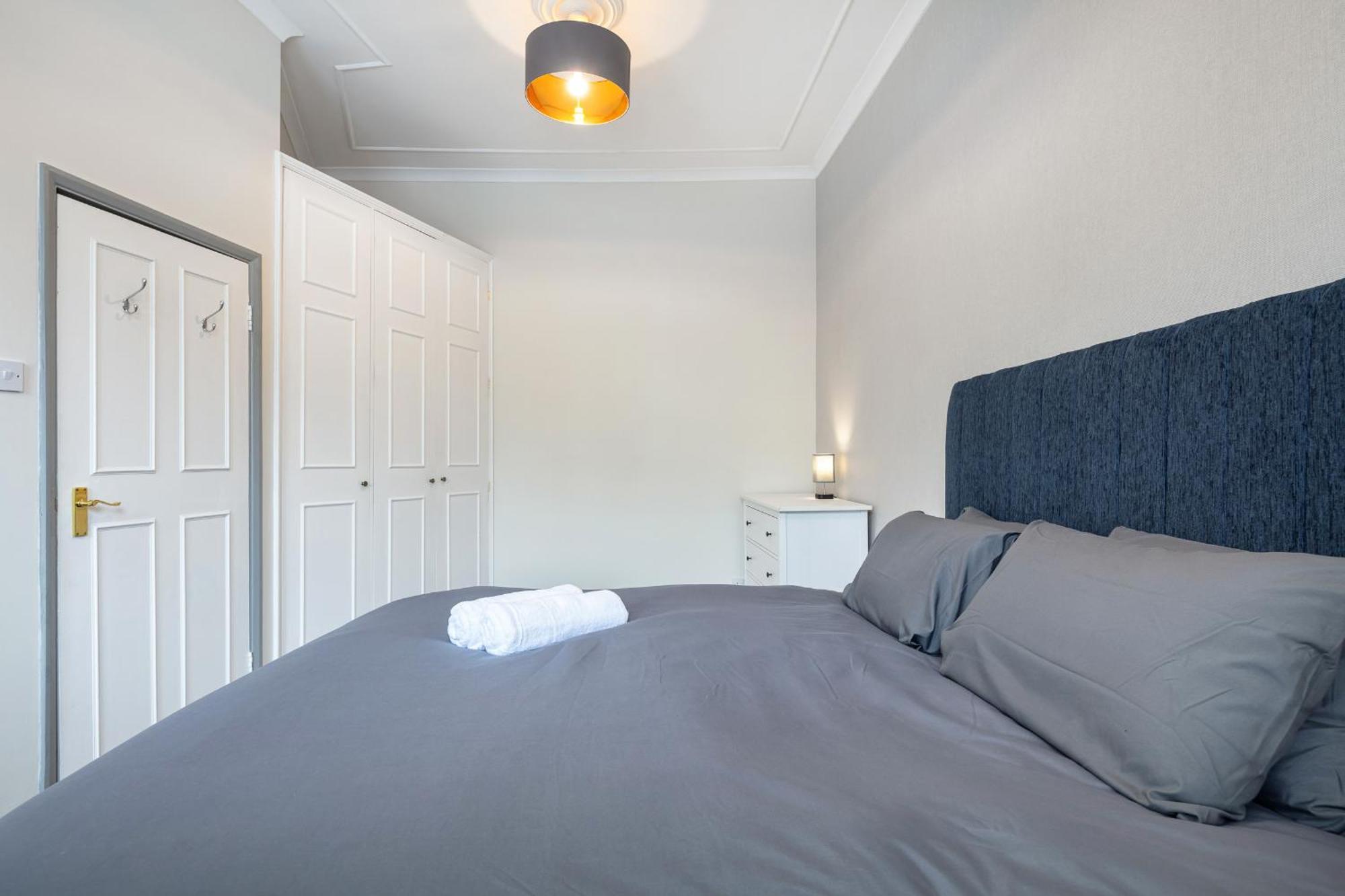 5a - Bright And Airy 2 Bedroom - Close To Apartamento *