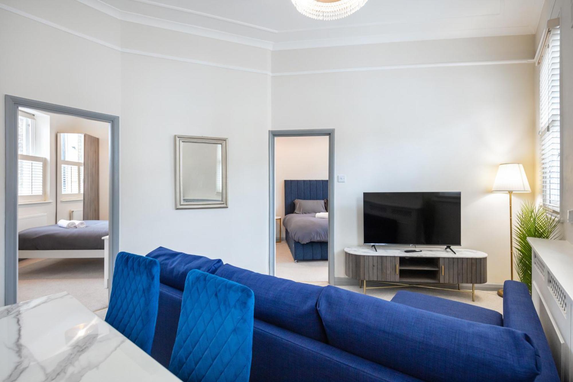 5a - Bright And Airy 2 Bedroom - Close To