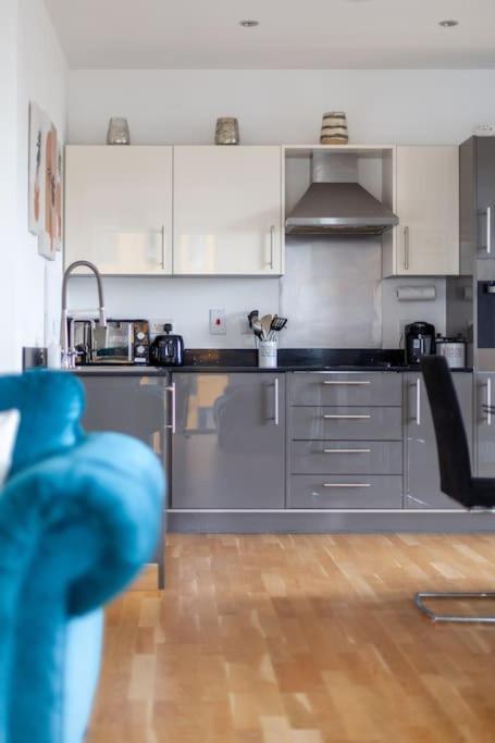 Modern 1-bed With Panoramic View In Apartment *