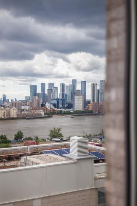 Apartment Modern 1-bed With Panoramic View In London