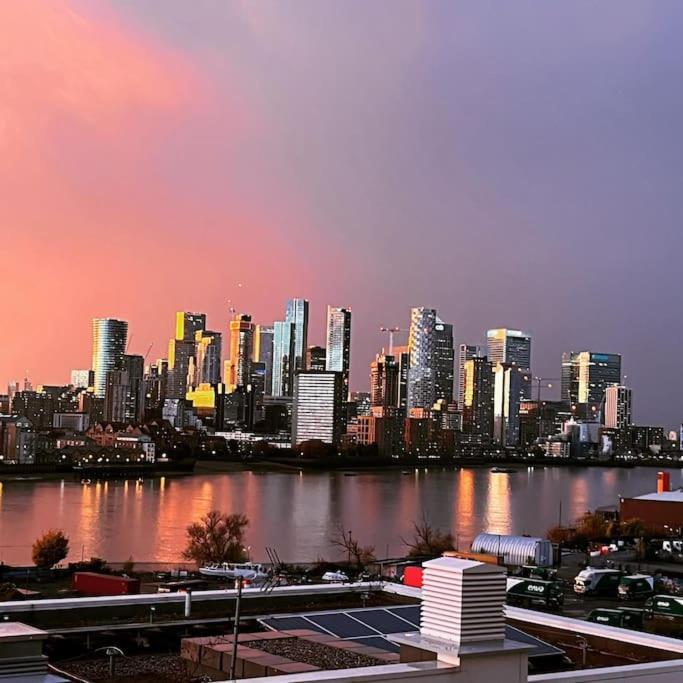 Modern 1-bed With Panoramic View In *