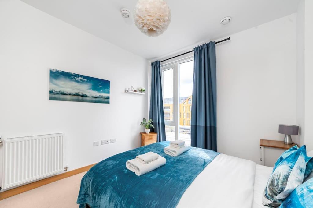Modern 1-bed With Panoramic View In Apartment