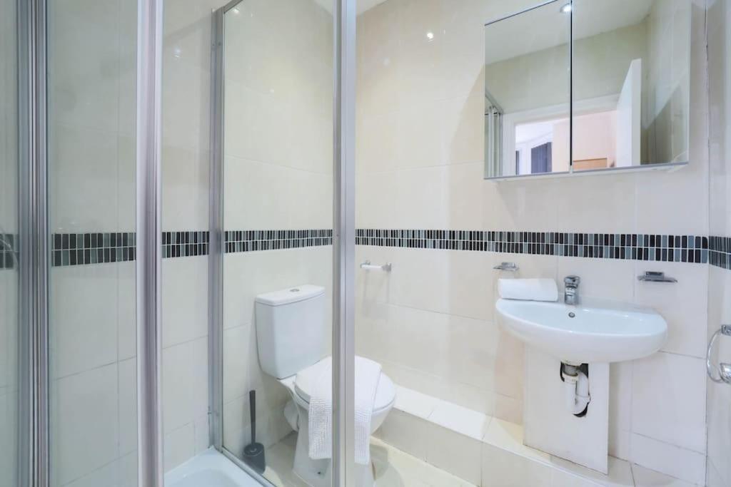 S3 Full In Kilburn With Kitchen Zone 2 Londres