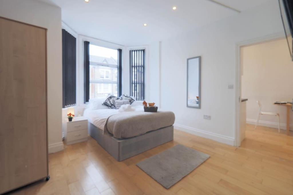 S3 Full In Kilburn With Kitchen Zone 2 * Londres
