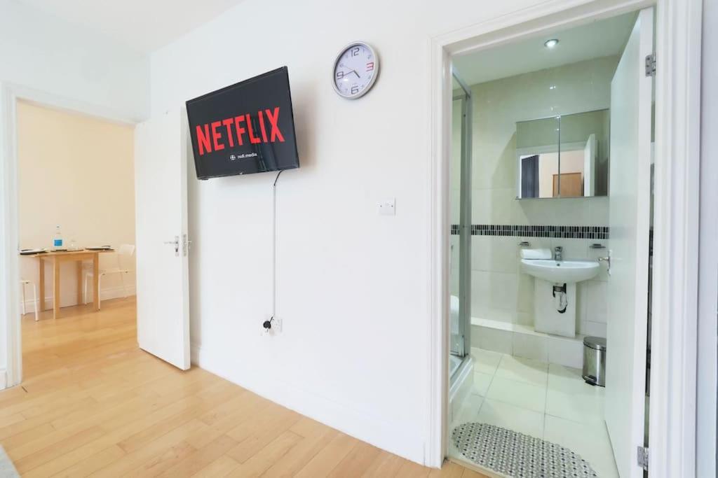 S3 Full In Kilburn With Kitchen Zone 2 Appartement *