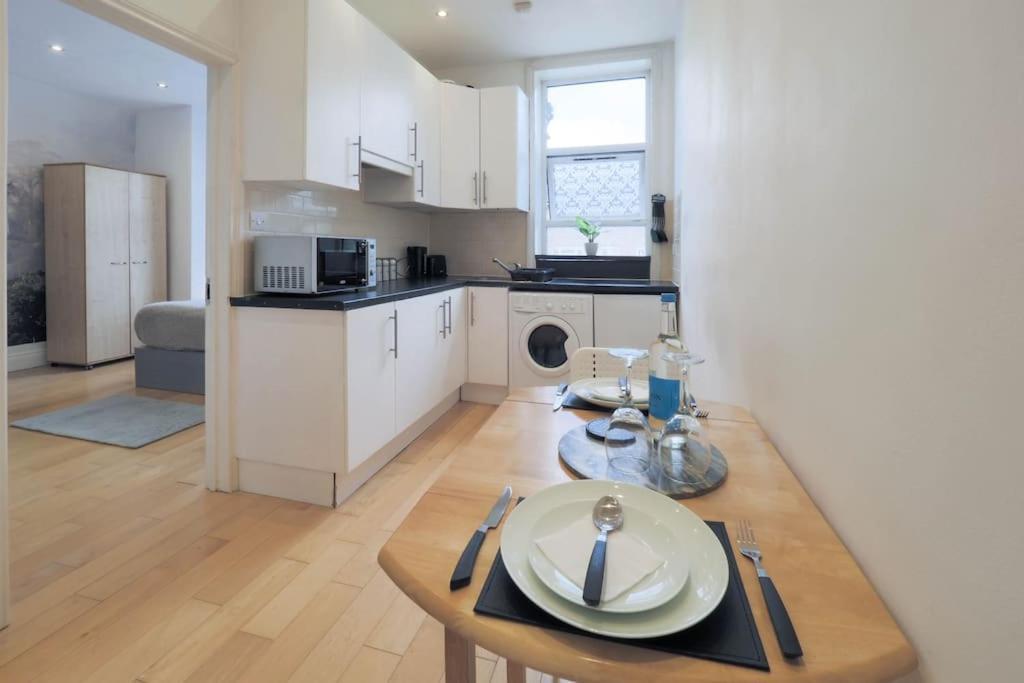 S3 Full In Kilburn With Kitchen Zone 2 Londres