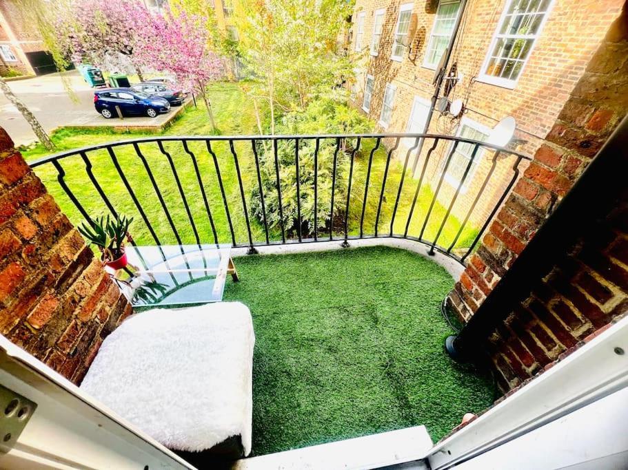 Entire 2 Bed Flat In Appartement *
