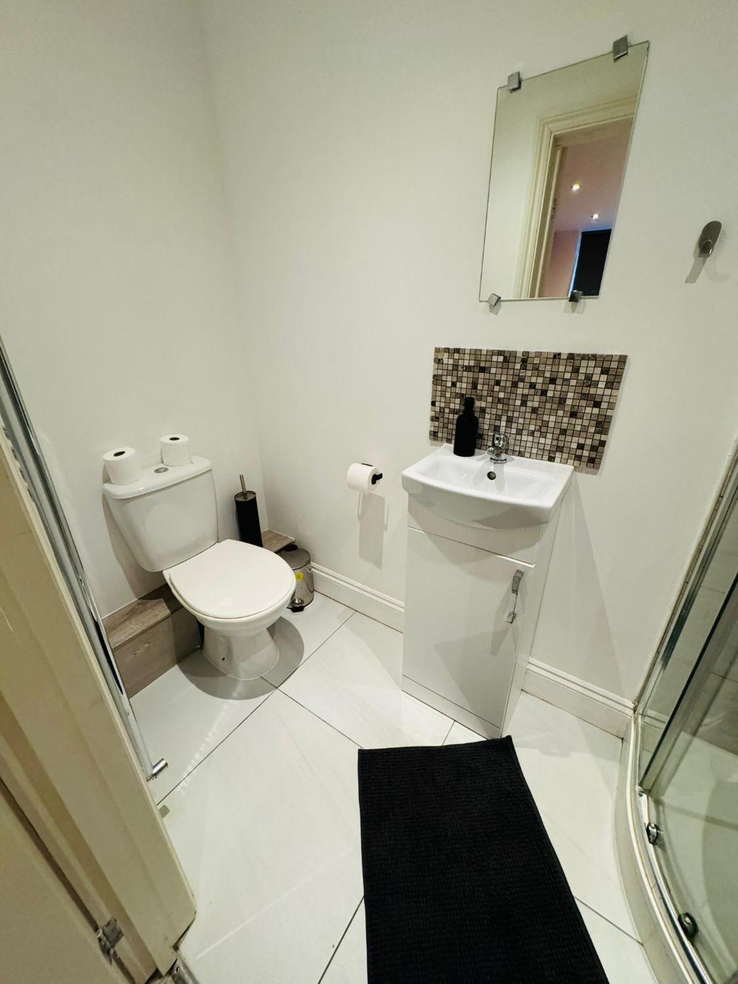 Guest house 15 Min To Guest 22 London