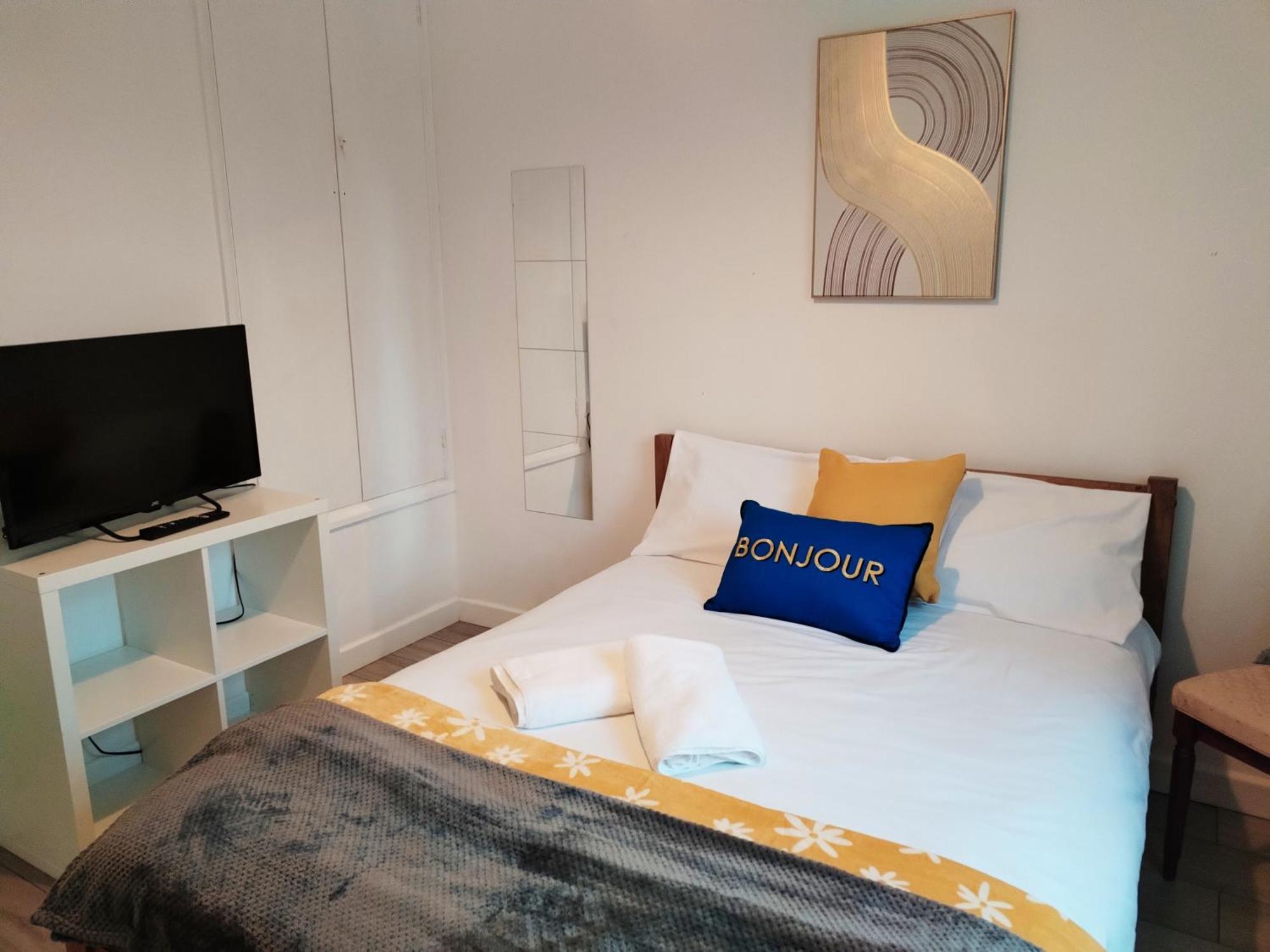 Cosy Near E1 *