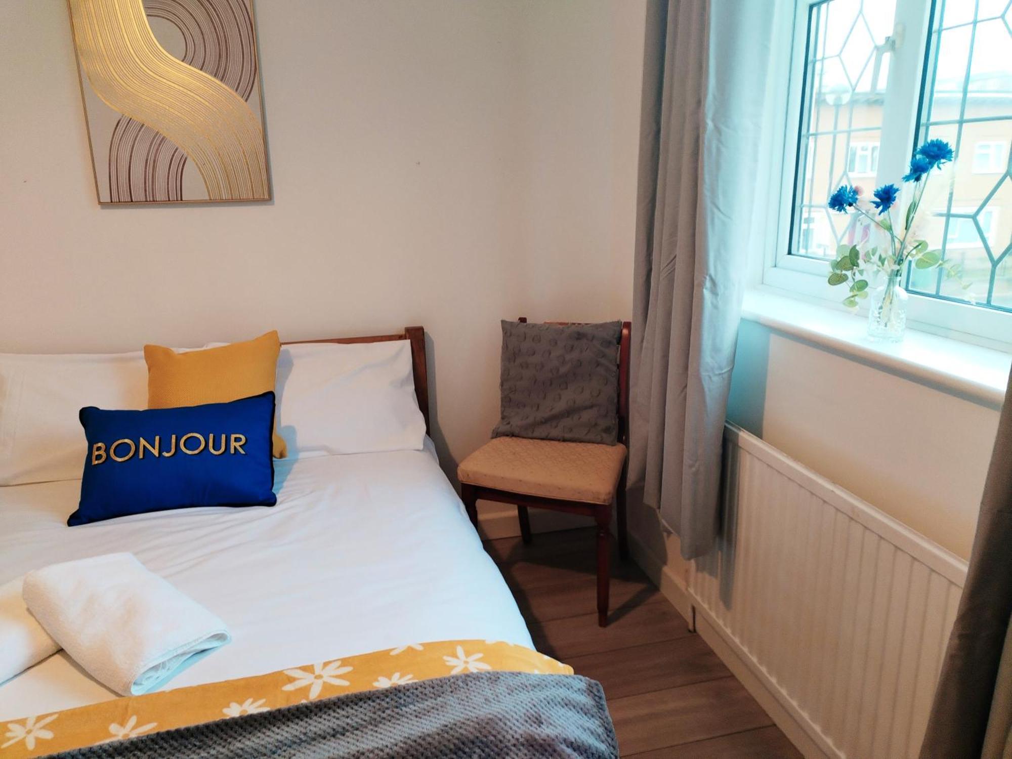 Cosy Near E1 London