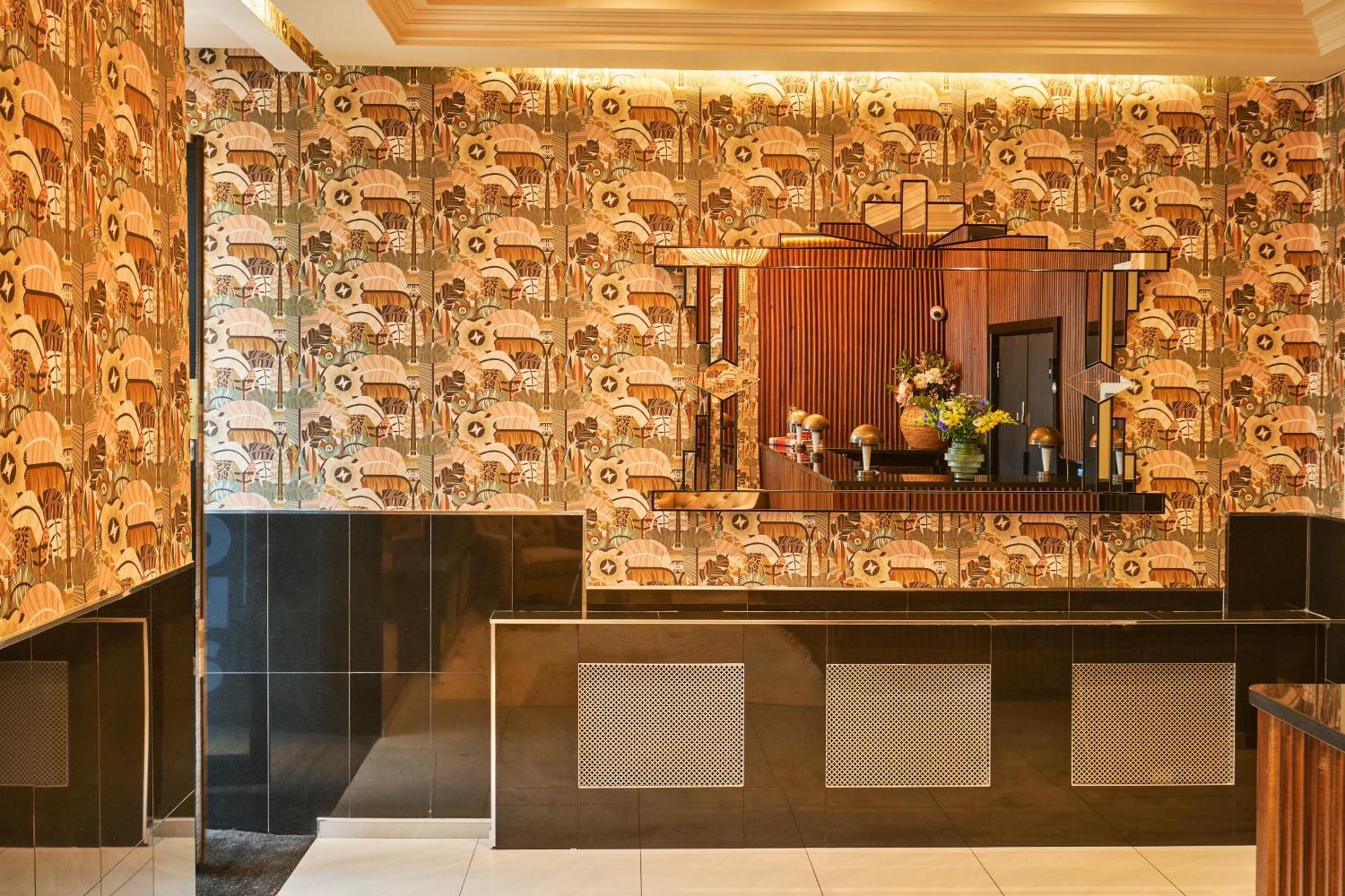 Huttons Hotel, Victoria Hotel 3*