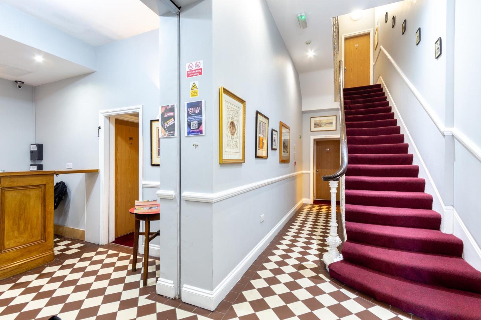 Coronation Hotel 3*