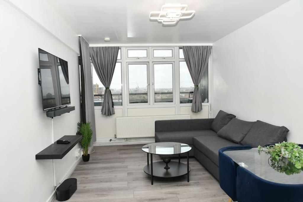 Away From Apartamento *