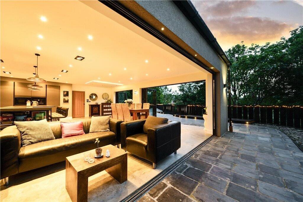 The Ridge London - Luxury Designer With Hot Tub And Sauna, Bexley Borough Of London Villa *