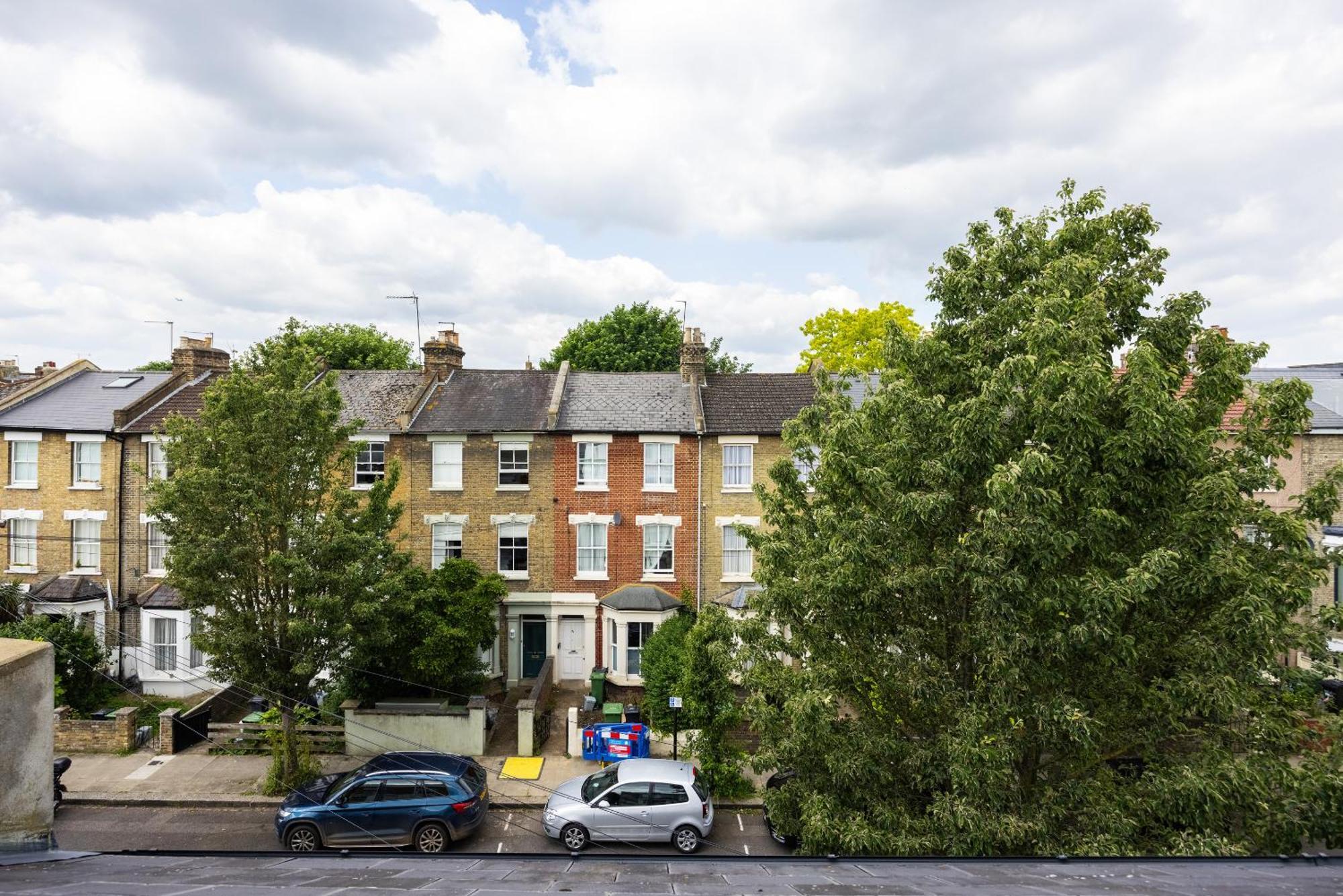 Beautiful 3-bed In Shepherd's Bush Apartment London