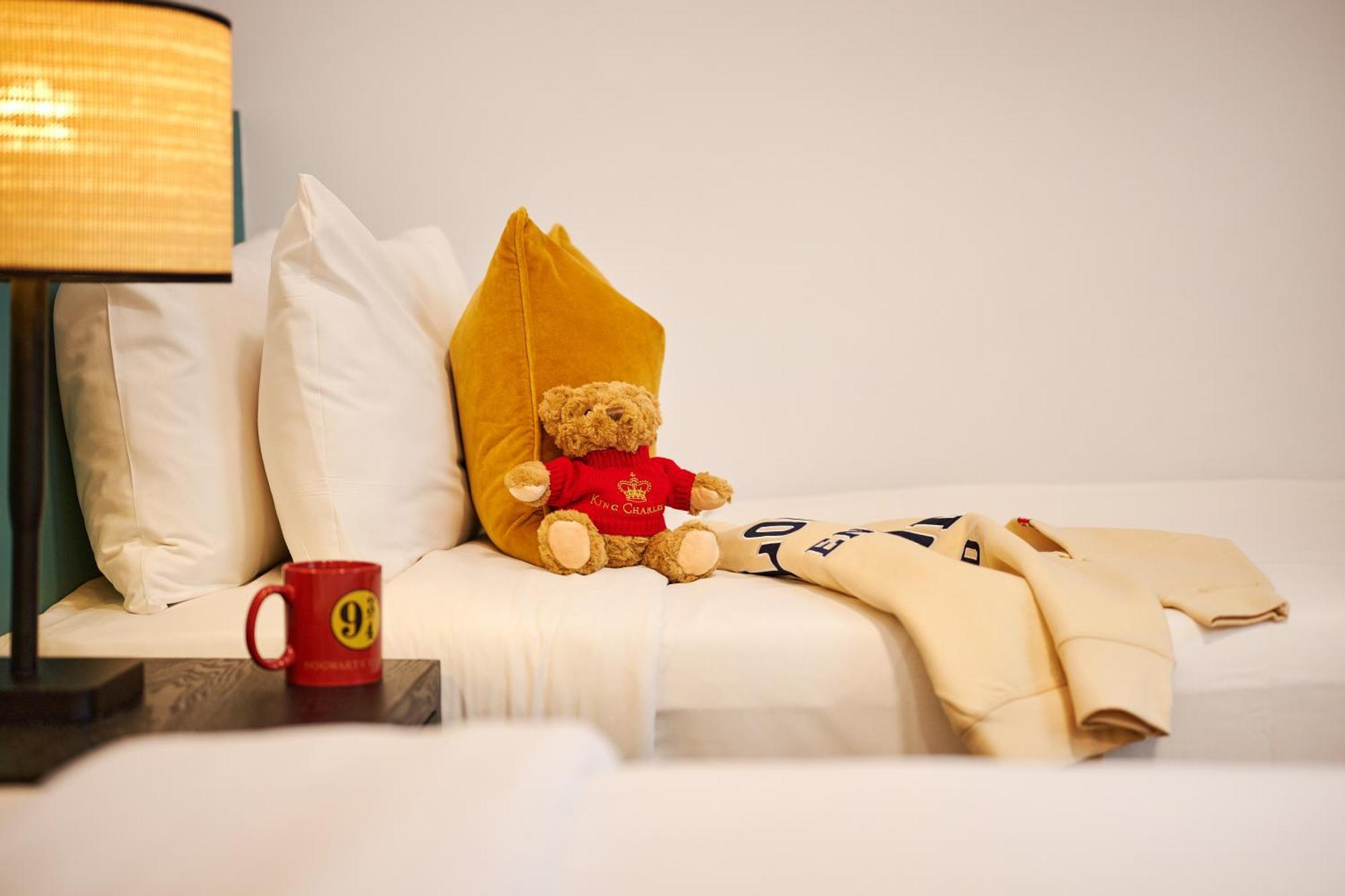 Huttons Hotel, Victoria Hotel 3*