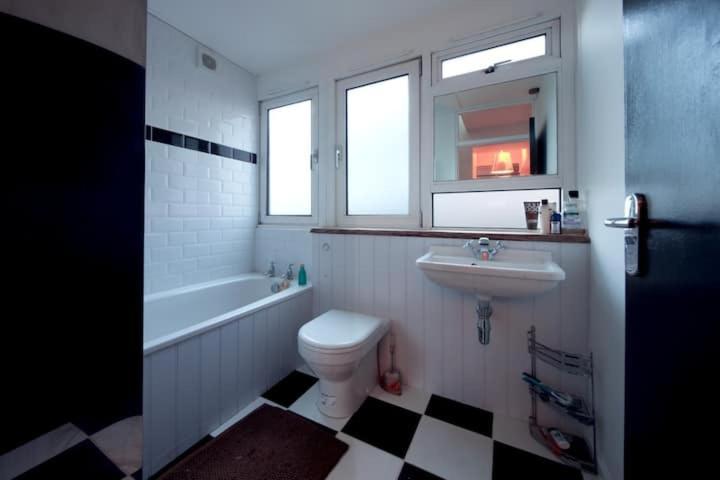 Guestready - Stylish Skyline Views,