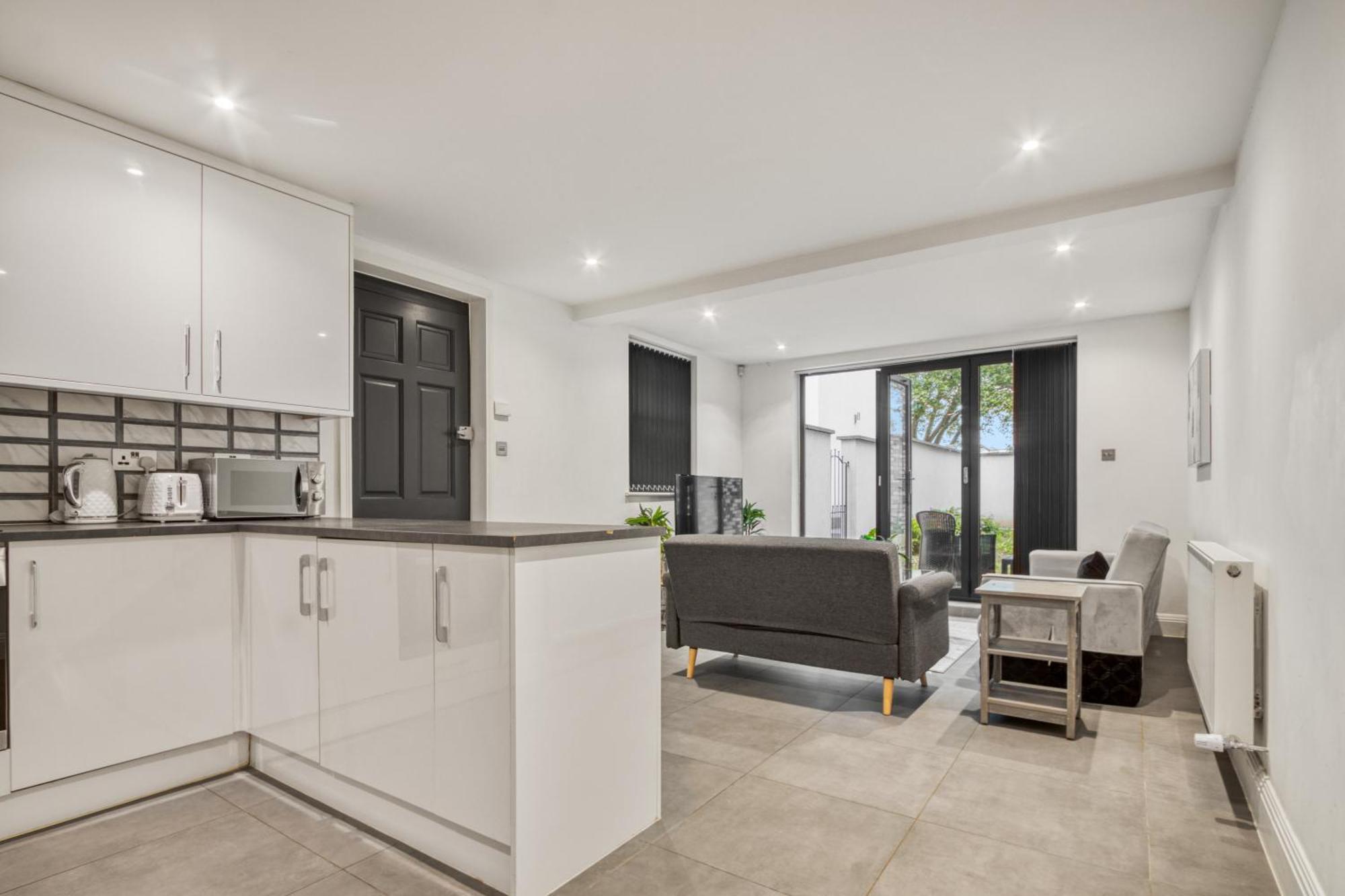 Apartamento Chic Haven With Secret Garden
