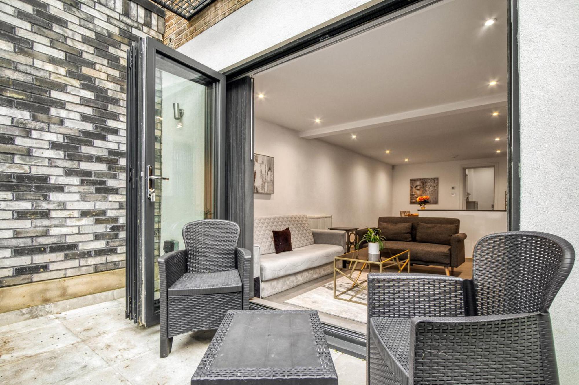 Chic Haven With Secret Garden Apartamento