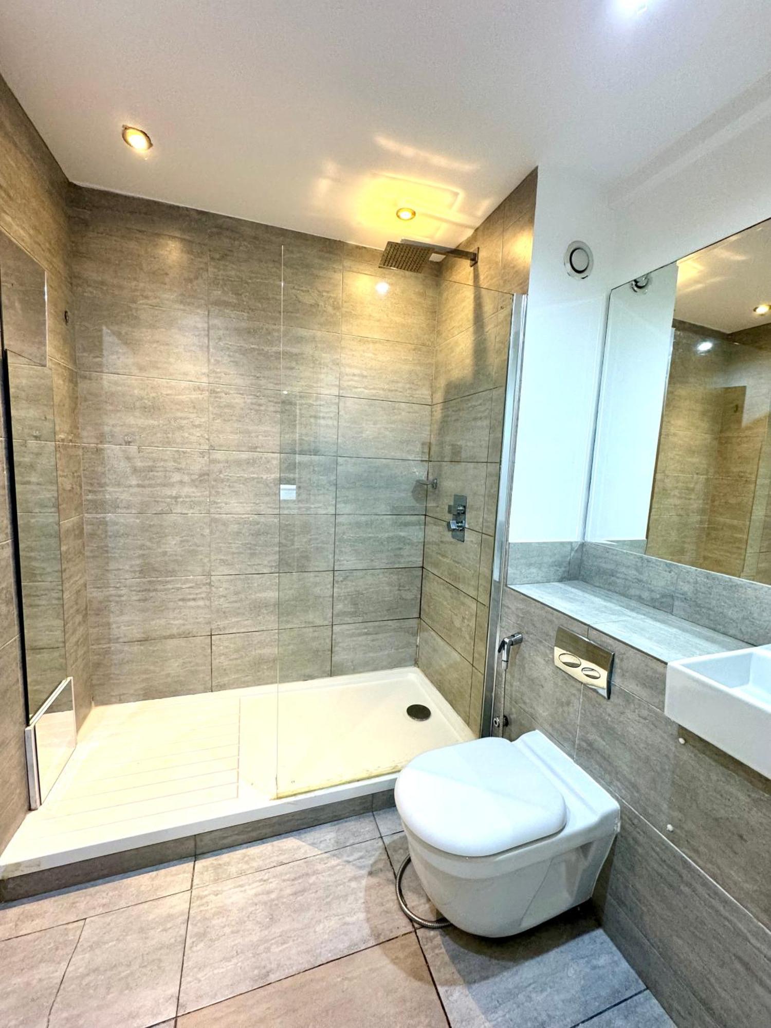 The Crib - 3 Bedroom Central By Wild Apartment *