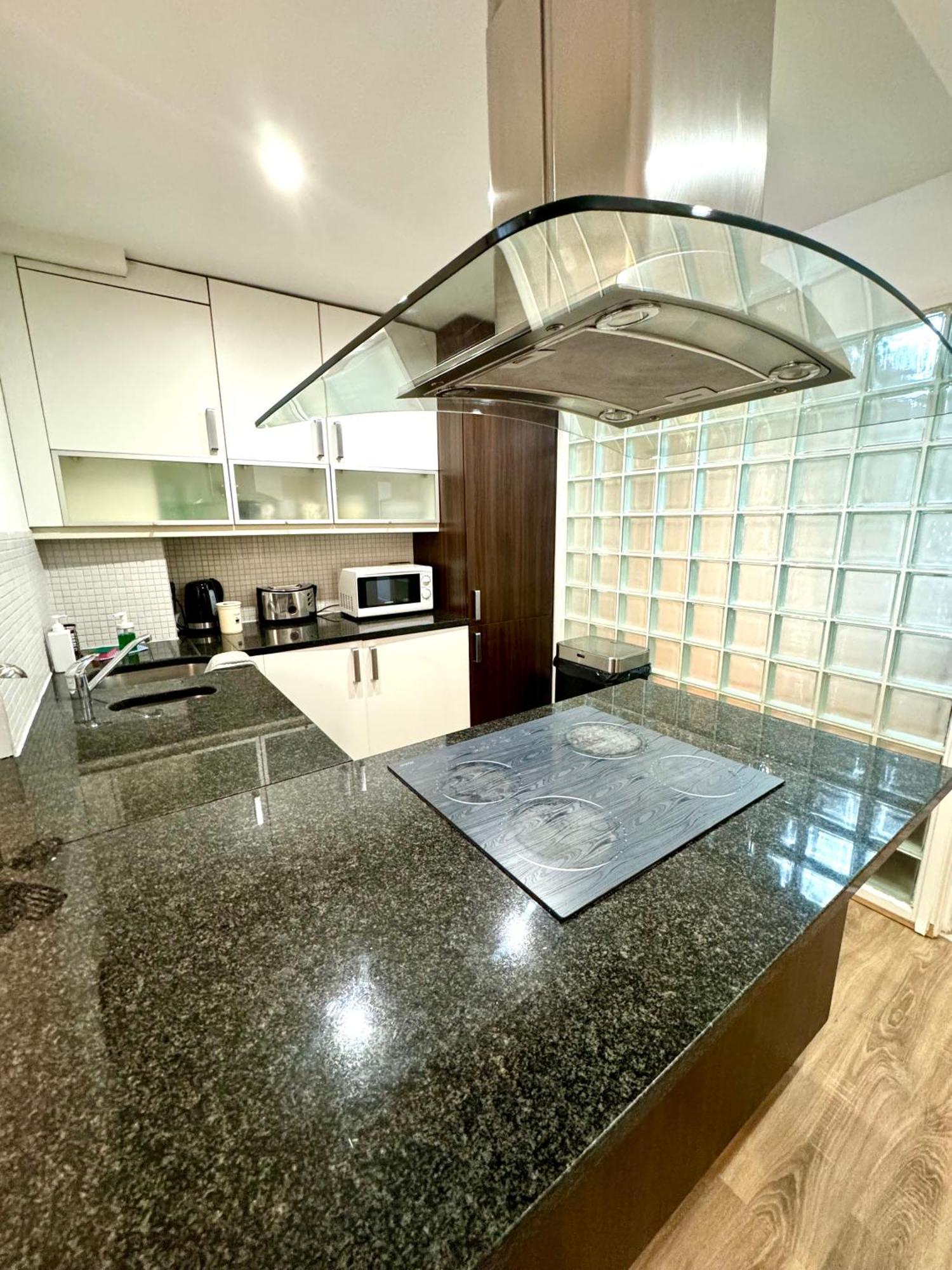 The Crib - 3 Bedroom Central By Wild London