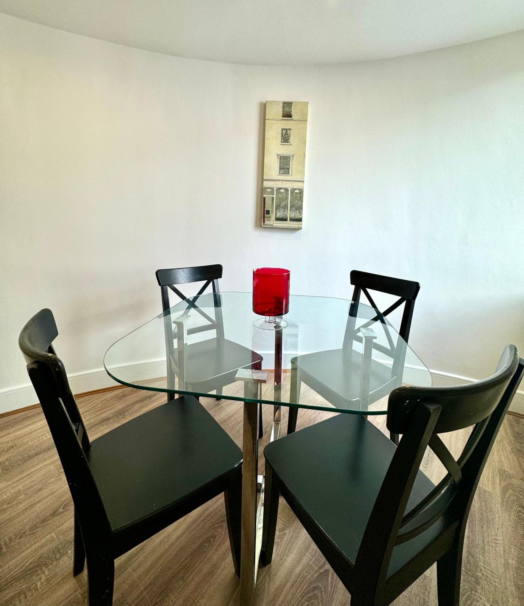 The Crib - 3 Bedroom Central By Wild Apartment *