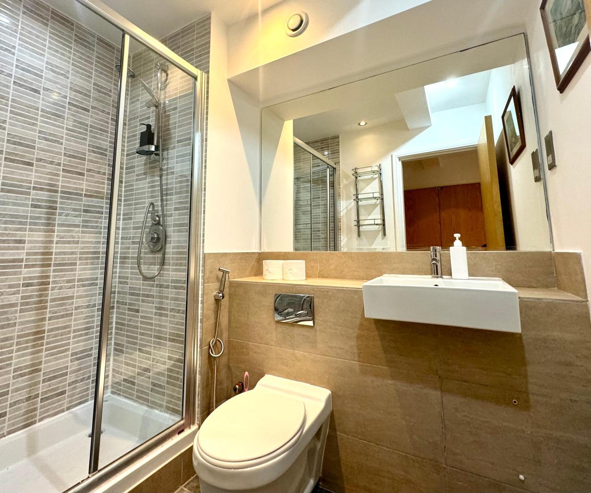 The Crib - 3 Bedroom Central By Wild Apartment London