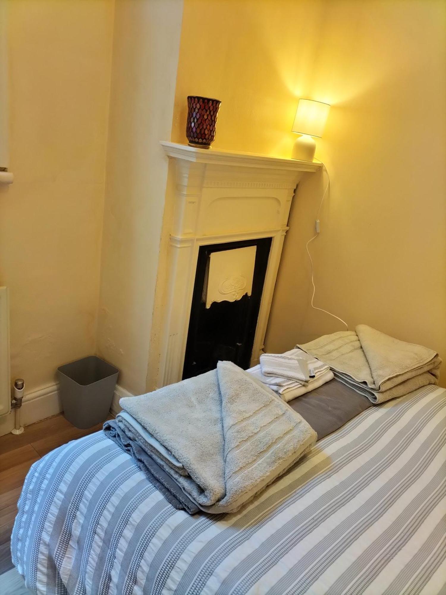 4 Bedroom Ground Floor For Up To 7 Guests Apartamento Londres