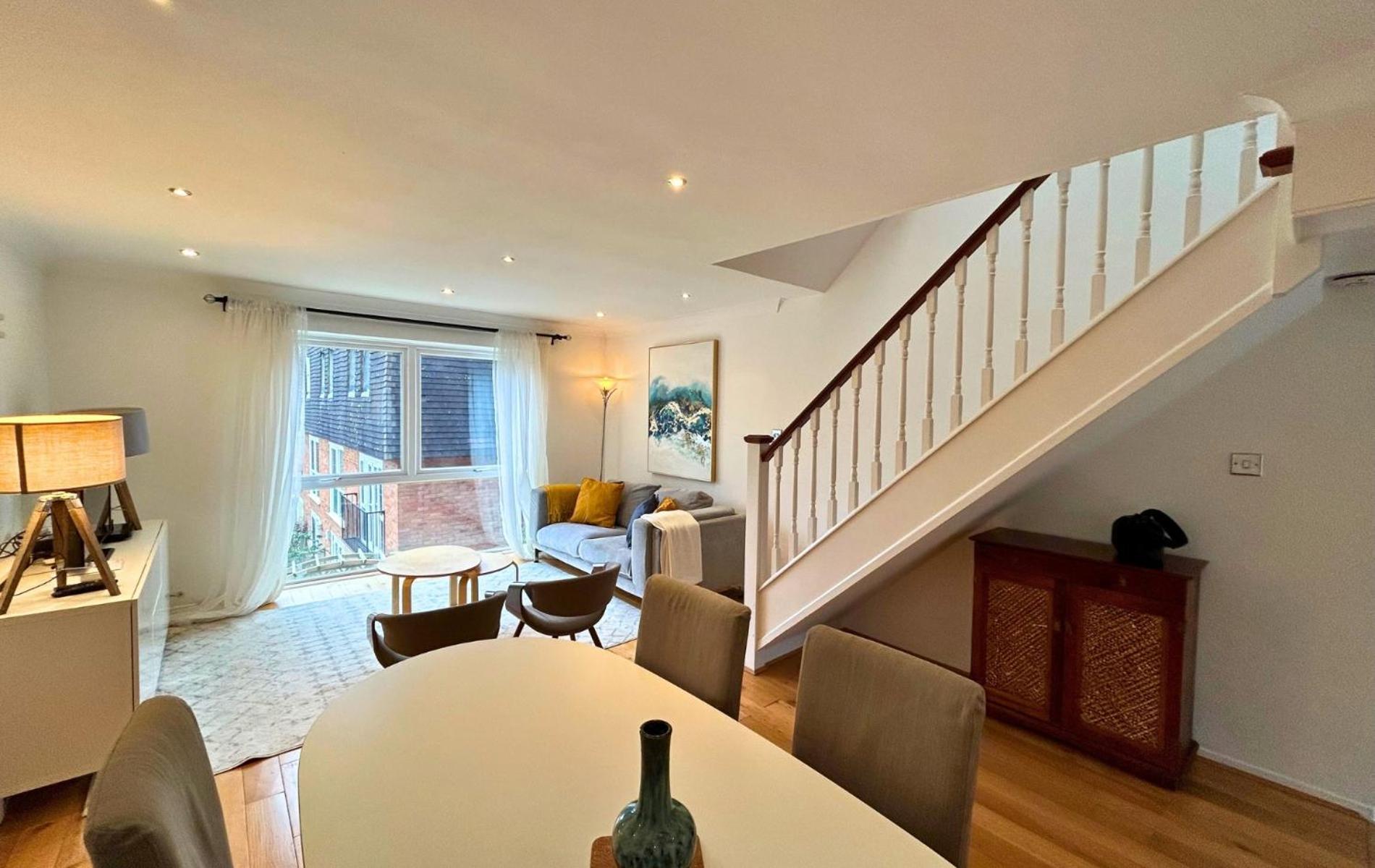 Hébergement de vacances Putney Stylish Fantastically Located 4 Bedroom Townhouse