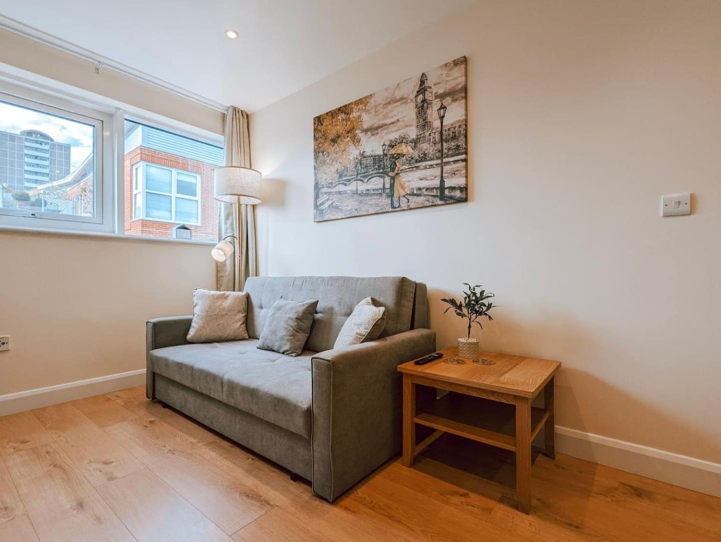 The Springwell Near Farringdon *