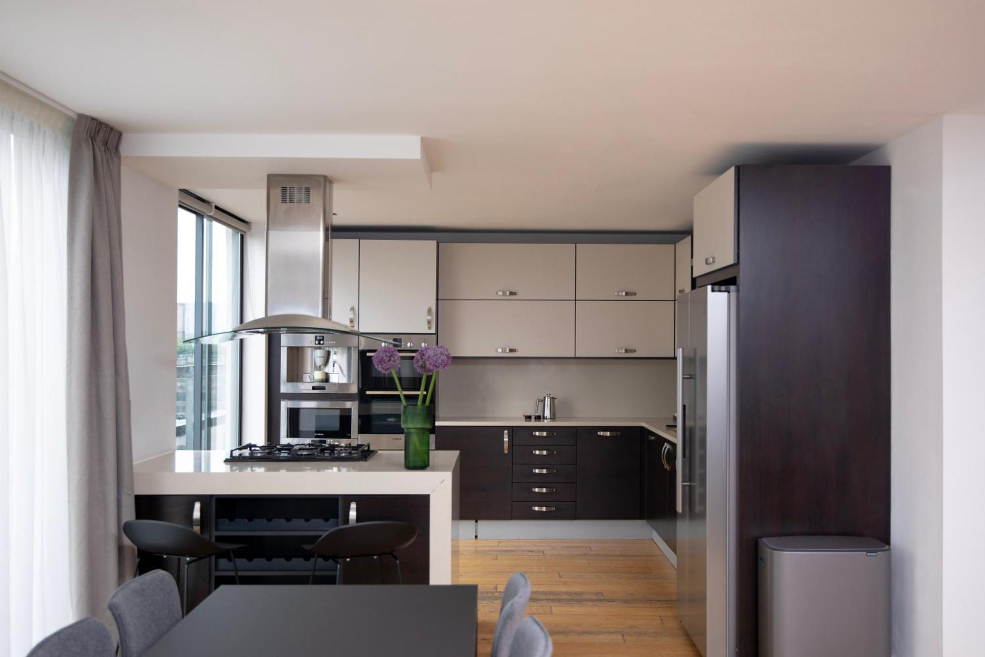 Bob W Tower Hill Residences *